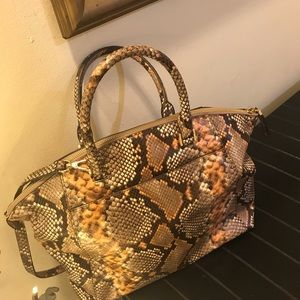 MichaelKors Riley Satchel Lthr Bag/Free TooFaced💄